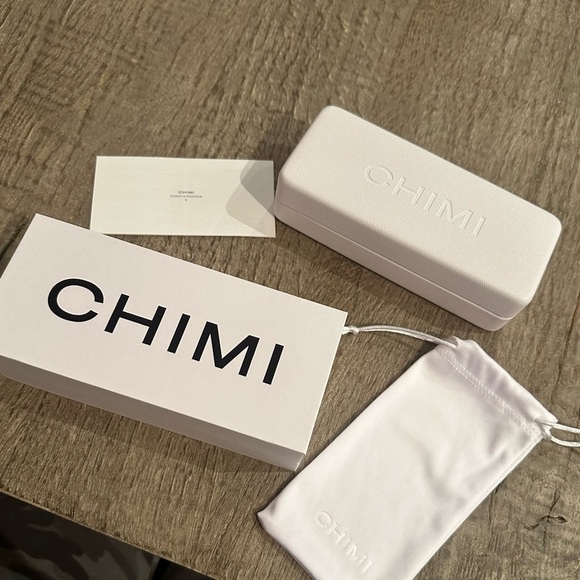 Chimi Sunglasses 05 in Pink.
